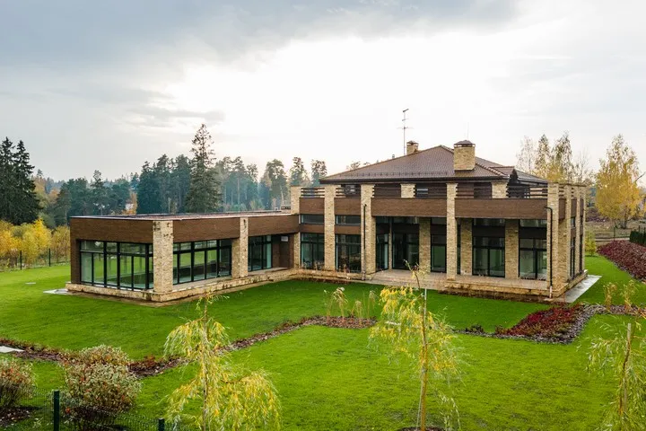https://newmoscowhouse.ru/media/cache/5c/f6/5cf64ac27f6577b44268eb7ccd93b7a5.jpg